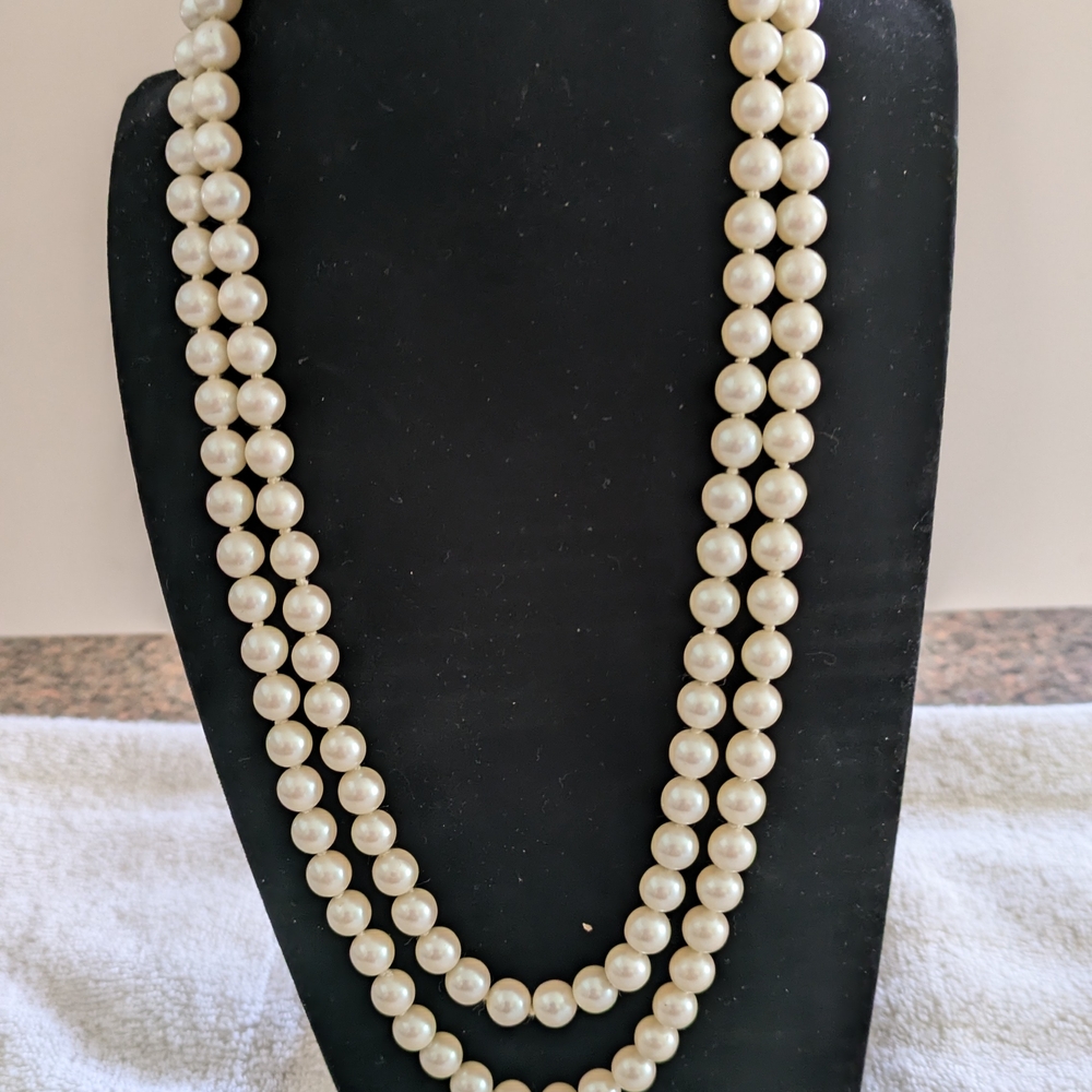 Elegant Cream Pearl Necklace